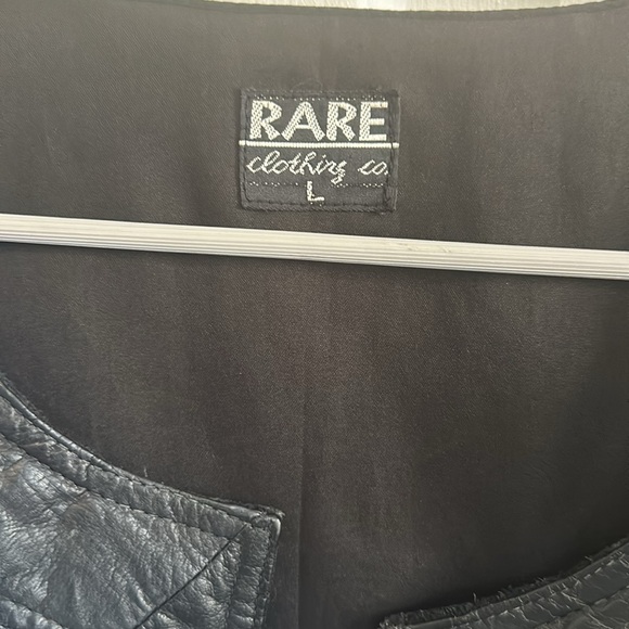 Top - Picture 3 of 16